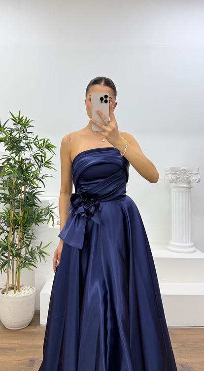 Lacivert Çiçek Detaylı Drapeli Şifon Abiye Elbise