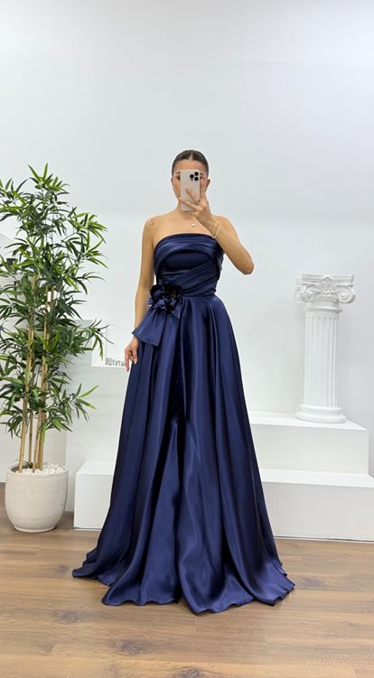 Lacivert Çiçek Detaylı Drapeli Şifon Abiye Elbise