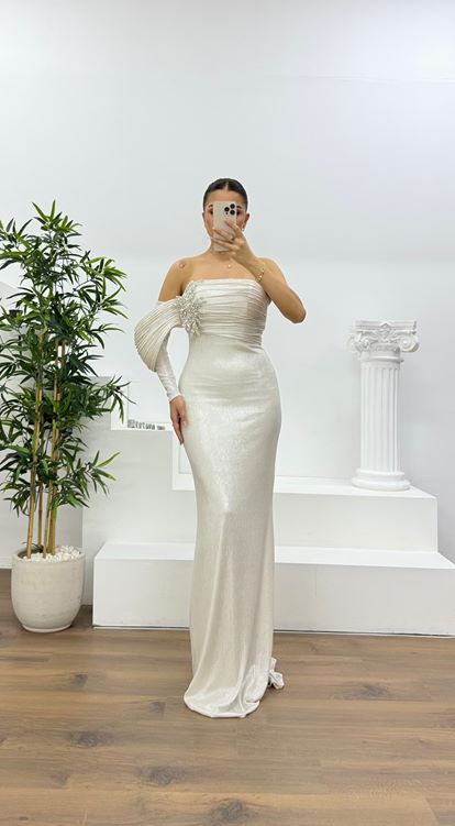 Kemik Tek Omuz Pile Kollu Taş Aplikeli Abiye Elbise