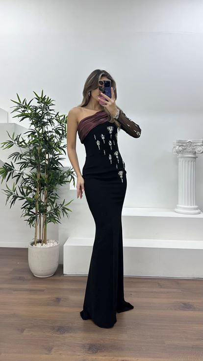 Siyah-Bordo Drapeli Taş İşlemeli Kalem Abiye Elbise