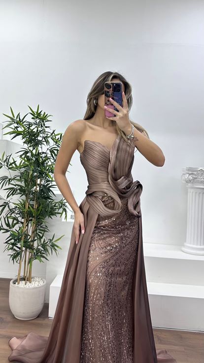 Vizon Katmanlı Drapeli Gövde, Taş İşlemeli Ve Tül Etekli Abiye Elbise