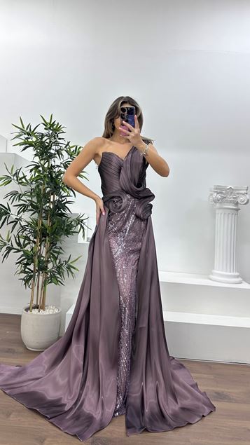 Gül Kurusu Katmanlı Drapeli Gövde, Taş İşlemeli Ve Tül Etekli Abiye Elbise