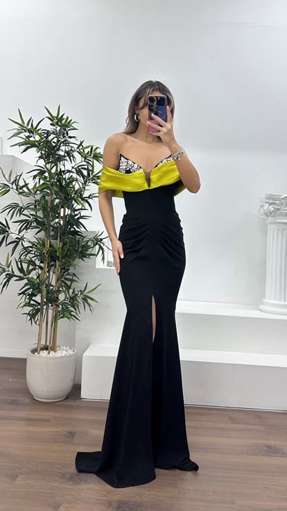 Siyah-Olive Straplez Yaka, Dökümlü Yan Kol Detaylı Abiye Elbise