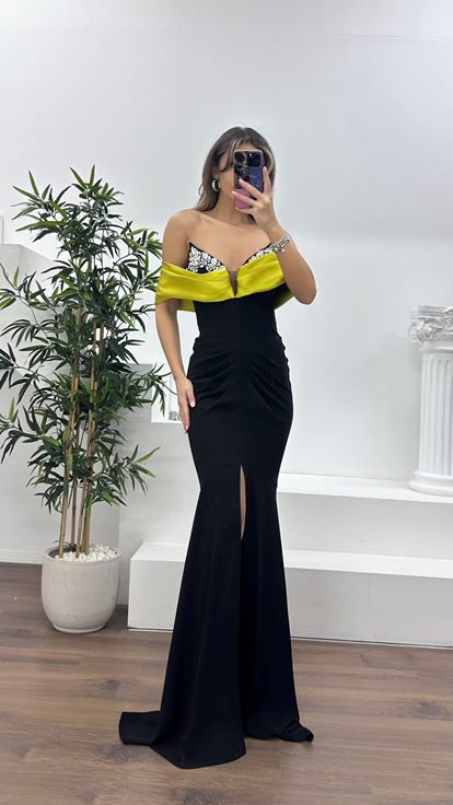 Siyah-Olive Straplez Yaka, Dökümlü Yan Kol Detaylı Abiye Elbise