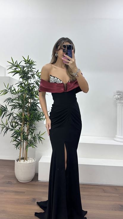 Siyah-Bordo Straplez Yaka, Dökümlü Yan Kol Detaylı Abiye Elbise