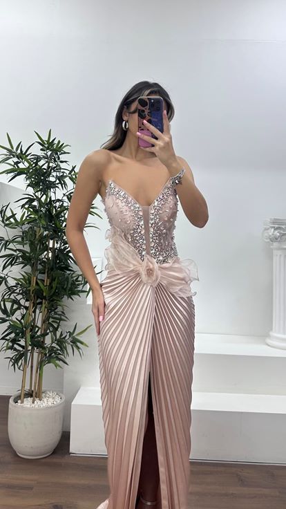 Pudra V Yaka Taş İşlemeli Pileli Şifon Abiye Elbise