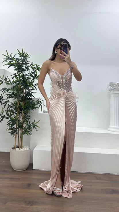 Pudra V Yaka Taş İşlemeli Pileli Şifon Abiye Elbise