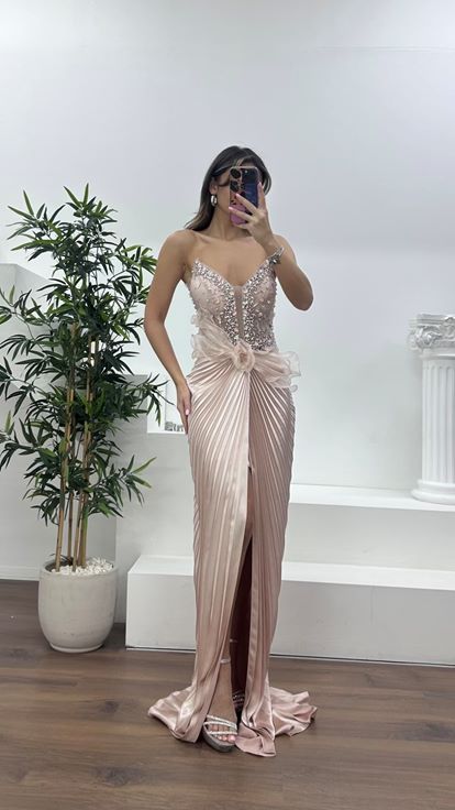 Pudra V Yaka Taş İşlemeli Pileli Şifon Abiye Elbise