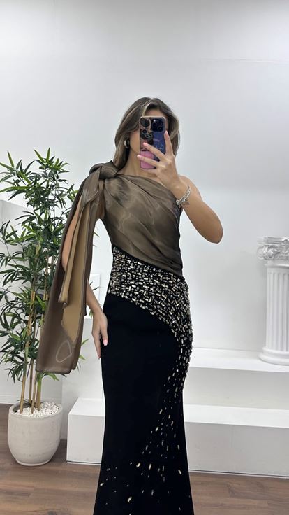 Siyah-Vizon Şal Formunda Omuzdan Drapeli  Abiye Elbise