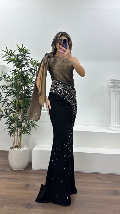 Siyah-Vizon Şal Formunda Omuzdan Drapeli  Abiye Elbise