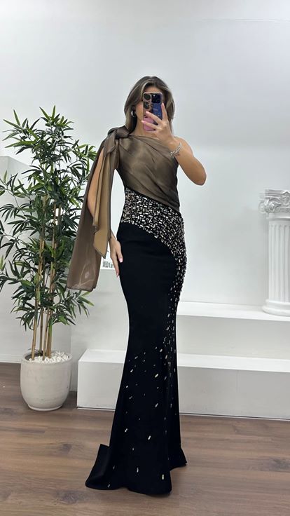 Siyah-Vizon Şal Formunda Omuzdan Drapeli  Abiye Elbise