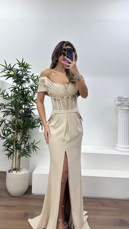 Nude Transparan Korse Detaylı Krep Kumaş Abiye Elbise