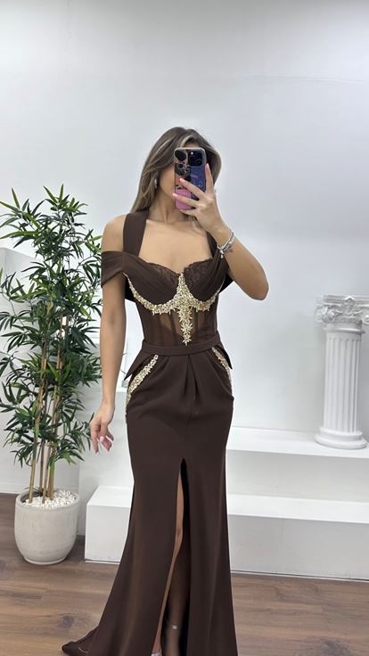 Kahverengi Transparan Korse Detaylı Krep Kumaş Abiye Elbise