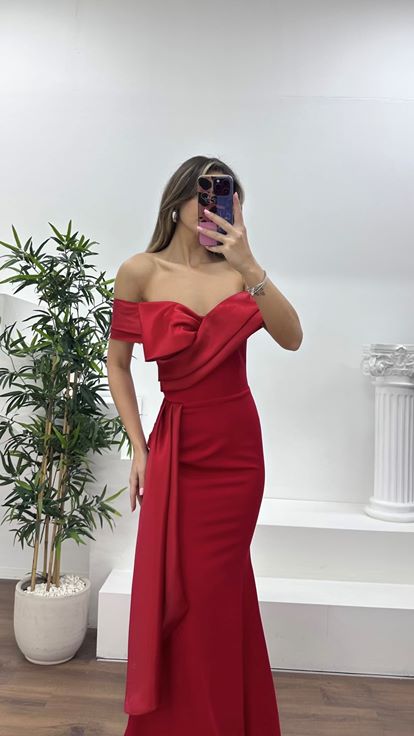 Kırmızı Şifon Detaylı Önü Kurdele Görünümlü Abiye Elbise