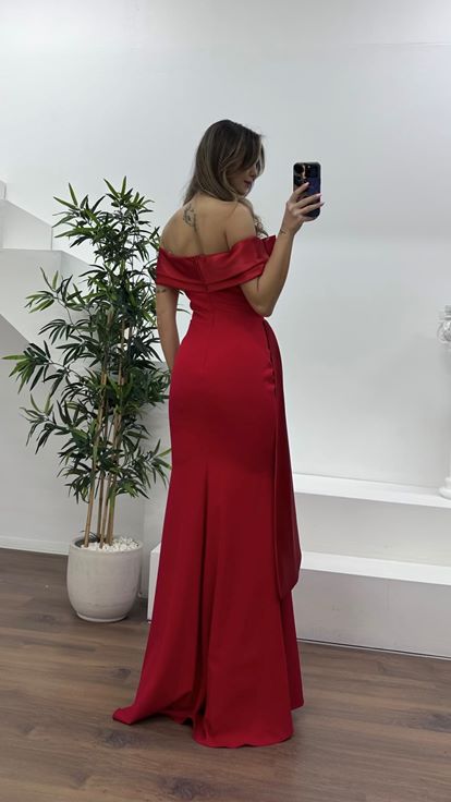 Kırmızı Şifon Detaylı Önü Kurdele Görünümlü Abiye Elbise