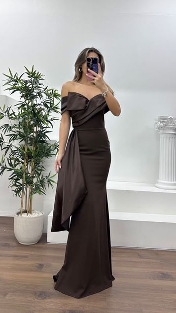 Kahverengi Şifon Detaylı Önü Kurdele Görünümlü Abiye Elbise