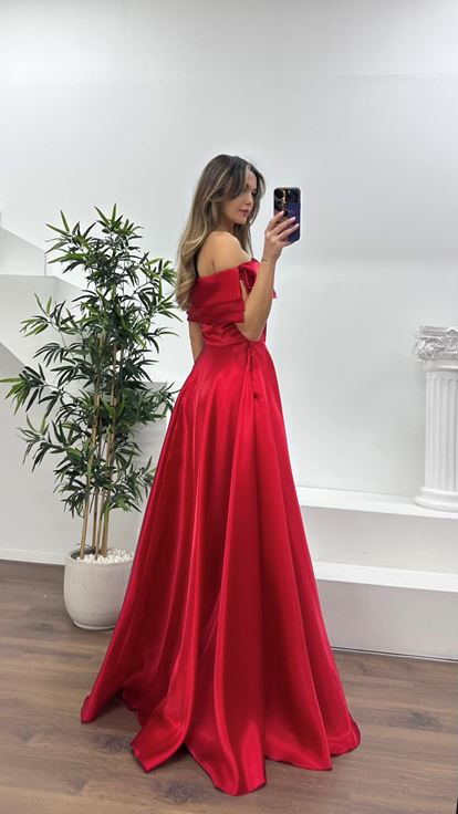 Kırmızı Dökümlü Etek Formunda Bel Kısmı Çiçek Taşlı Şifon Abiye Elbise