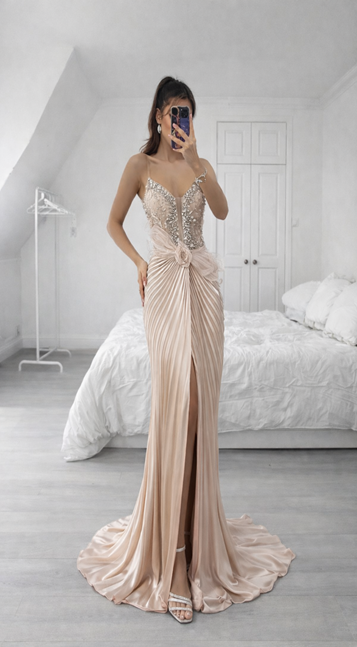 Pudra V Yaka Taş İşlemeli Pileli Şifon Abiye Elbise