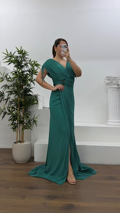 Yeşil V Yaka Simli Kalın Askılı Büyük Beden Abiye Elbise