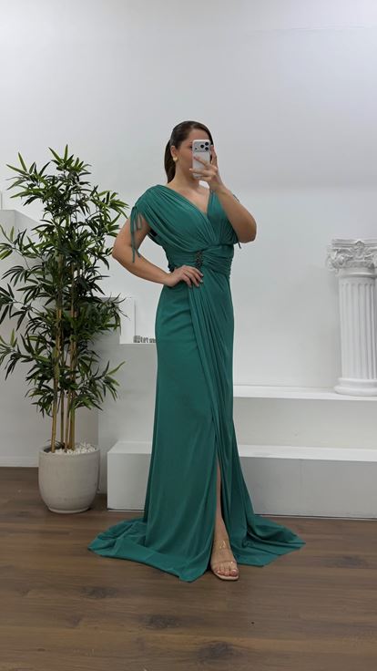 Yeşil V Yaka Simli Kalın Askılı Büyük Beden Abiye Elbise