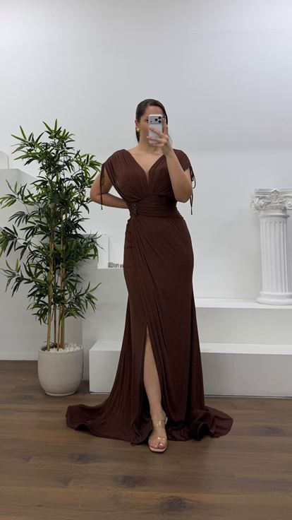 Kahverengi V Yaka Simli Kalın Askılı Büyük Beden Abiye Elbise