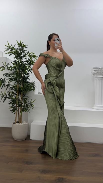 Nefti Volan Detay Büyük Beden Abiye Elbise