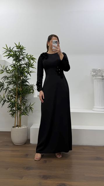 Siyah Saten Çiçekli Tesettür Büyük Beden Abiye Elbise