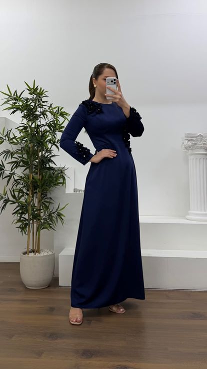 Lacivert Saten Çiçekli Tesettür Büyük Beden Abiye Elbise