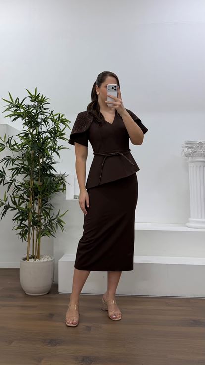 Kahverengi Pelerin Kol Payet Detaylı Büyük Beden Abiye Elbise