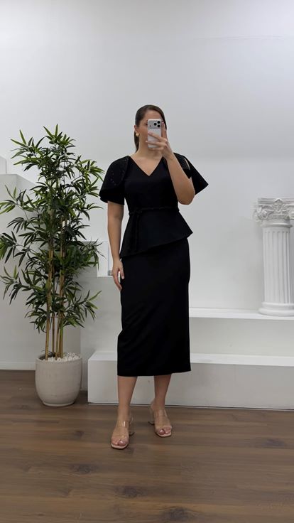 Siyah Pelerin Kol Payet Detaylı Büyük Beden Abiye Elbise