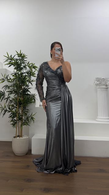 Gri Tek Omuz İşlemeli Büyük Beden Abiye Elbise