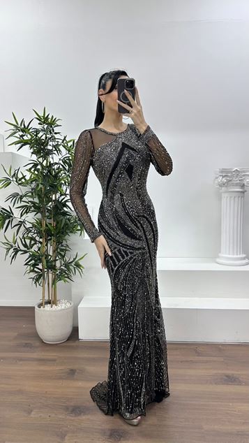 Abito da sera in stile sirena con maniche in tulle nero antracite