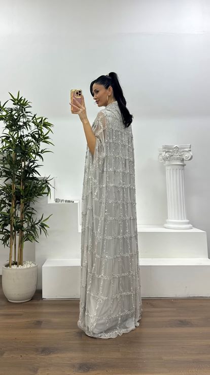 Gümüş Çiçek Motifli Yarasa Kol Detaylı Abiye Elbise