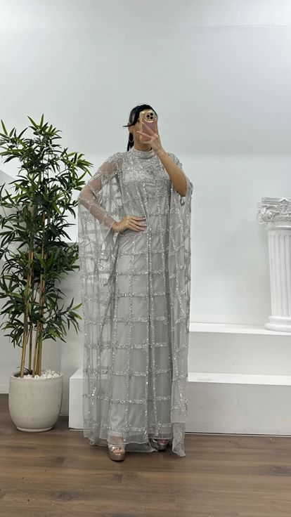 Gümüş Çiçek Motifli Yarasa Kol Detaylı Abiye Elbise