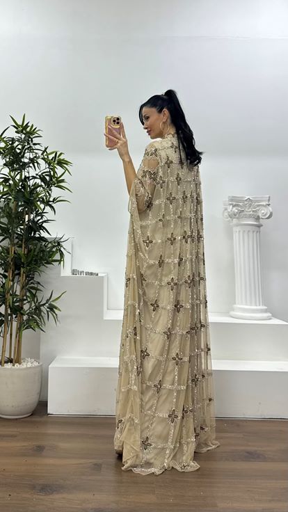 Krem Çiçek Motifli Yarasa Kol Detaylı Abiye Elbise