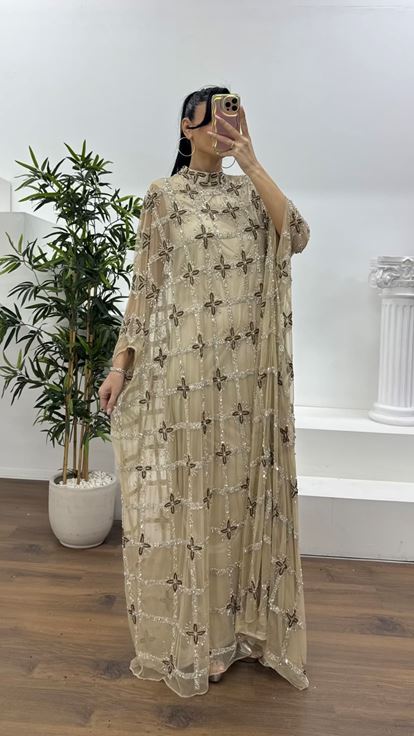 Krem Çiçek Motifli Yarasa Kol Detaylı Abiye Elbise