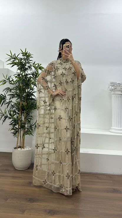 Krem Çiçek Motifli Yarasa Kol Detaylı Abiye Elbise