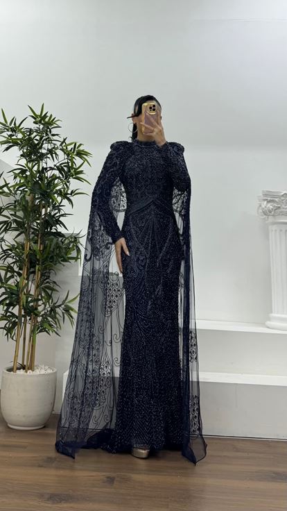 Lacivert Boncuk İşlemeli Uzun Kollu Pelerin Detaylı Abiye Elbise