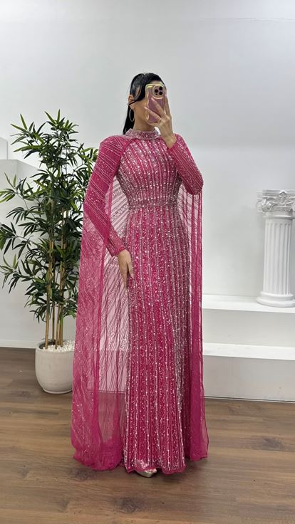 Fuşya Bisiklet Yaka Pelerinli Boncuk İşlemeli Abiye Elbise