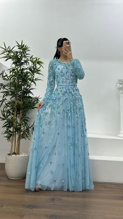 Mavi Çiçek Desenli ve Payet İşlemeli Bisiklet Yaka Tül Abiye Elbise
