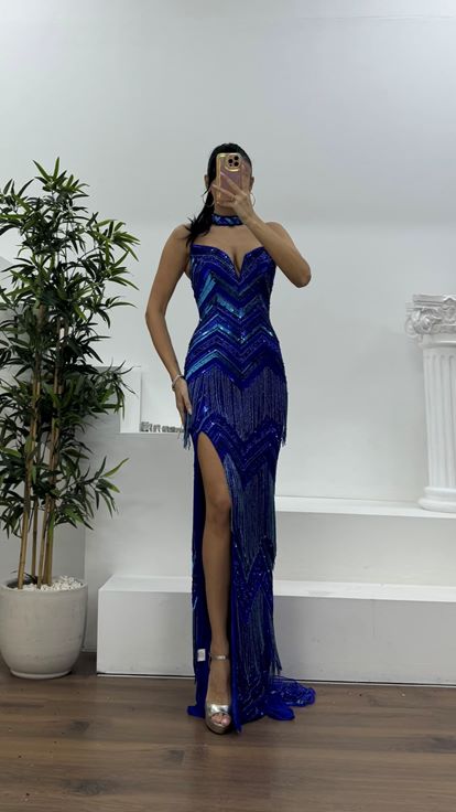 Saks Püskül Detaylı Boyundan Bağlamalı Abiye Elbise