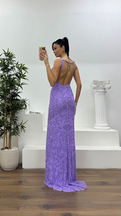 Lila Derin Dekolte Ve Yırtmaçlı Boncuk İşlemeli Abiye Elbise