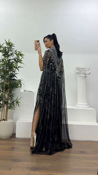 Siyah-Gümüş V Yaka Kısa Kollu, Pelerinli Abiye Elbise