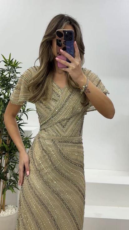 Krem-Yeşil V Yaka Kruvaze Detaylı Payet İşlemeli Uzun Abiye Elbise