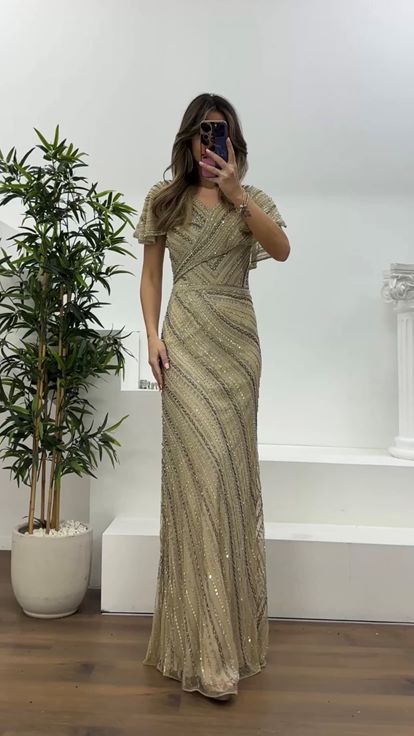 Krem-Yeşil V Yaka Kruvaze Detaylı Payet İşlemeli Uzun Abiye Elbise