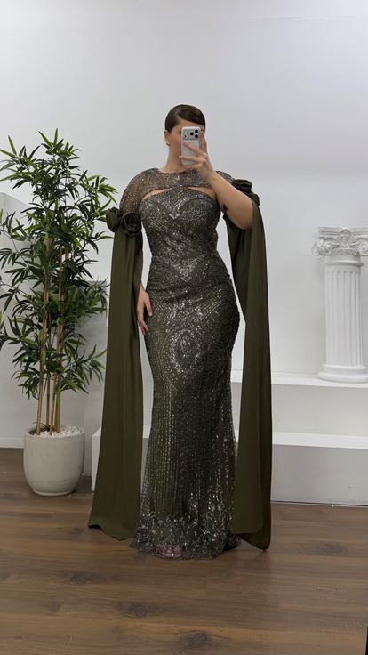 Haki Çiçek Detaylı Uzun Saten Pelerin Kollu Büyük Beden Abiye Elbise