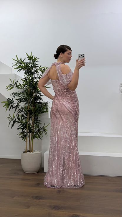 Pudra Halter Yaka Şal Detaylı Pul Payet Büyük Beden Abiye Elbise