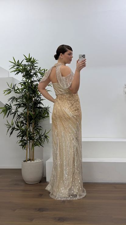 Gold Halter Yaka Şal Detaylı Pul Payet Büyük Beden Abiye Elbise