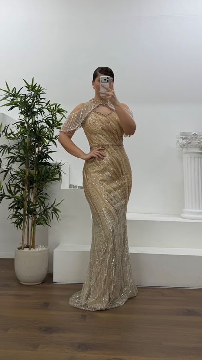 Gold Halter Yaka Şal Detaylı Pul Payet Büyük Beden Abiye Elbise