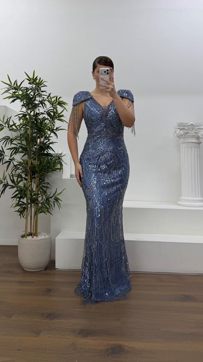 İndigo V Yaka   Zincir Püskül Detaylı Abiye Elbise